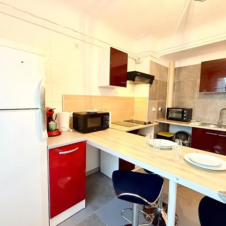Apartament Au Premier Ferrie *