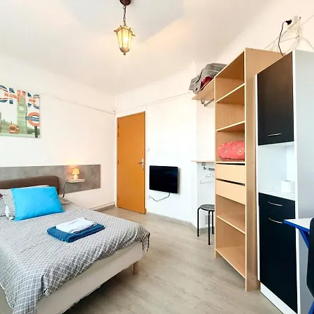 Szálloda La Coloc Suedoise *