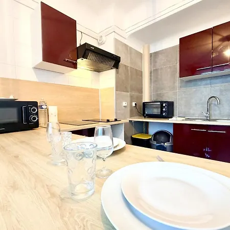 Apartament Au Premier Ferrie *
